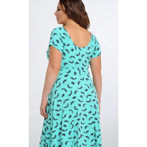 Torrid Aqua Blue Feather Print Faux Wrap V-Neck Front Round Back Dress Sz 2X - Picture 3 of 11